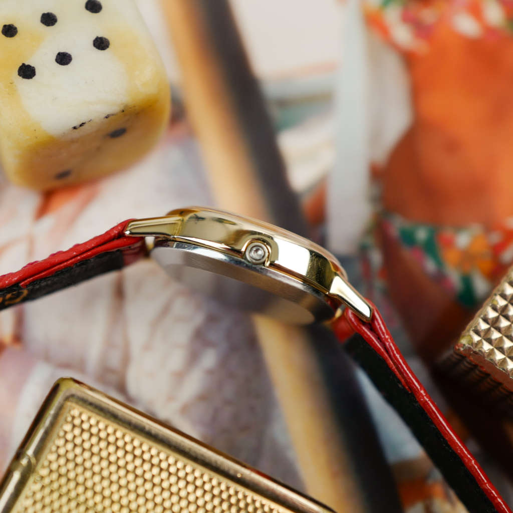 cafe noir les montres vintage omega vintage Ellipse 591.0013 mini montre doree or pour femme rare baignoire ovale deville_8 cafe noir les montres vintage omega vintage Ellipse 591.0013 mini montre doree or pour femme rare baignoire ovale deville