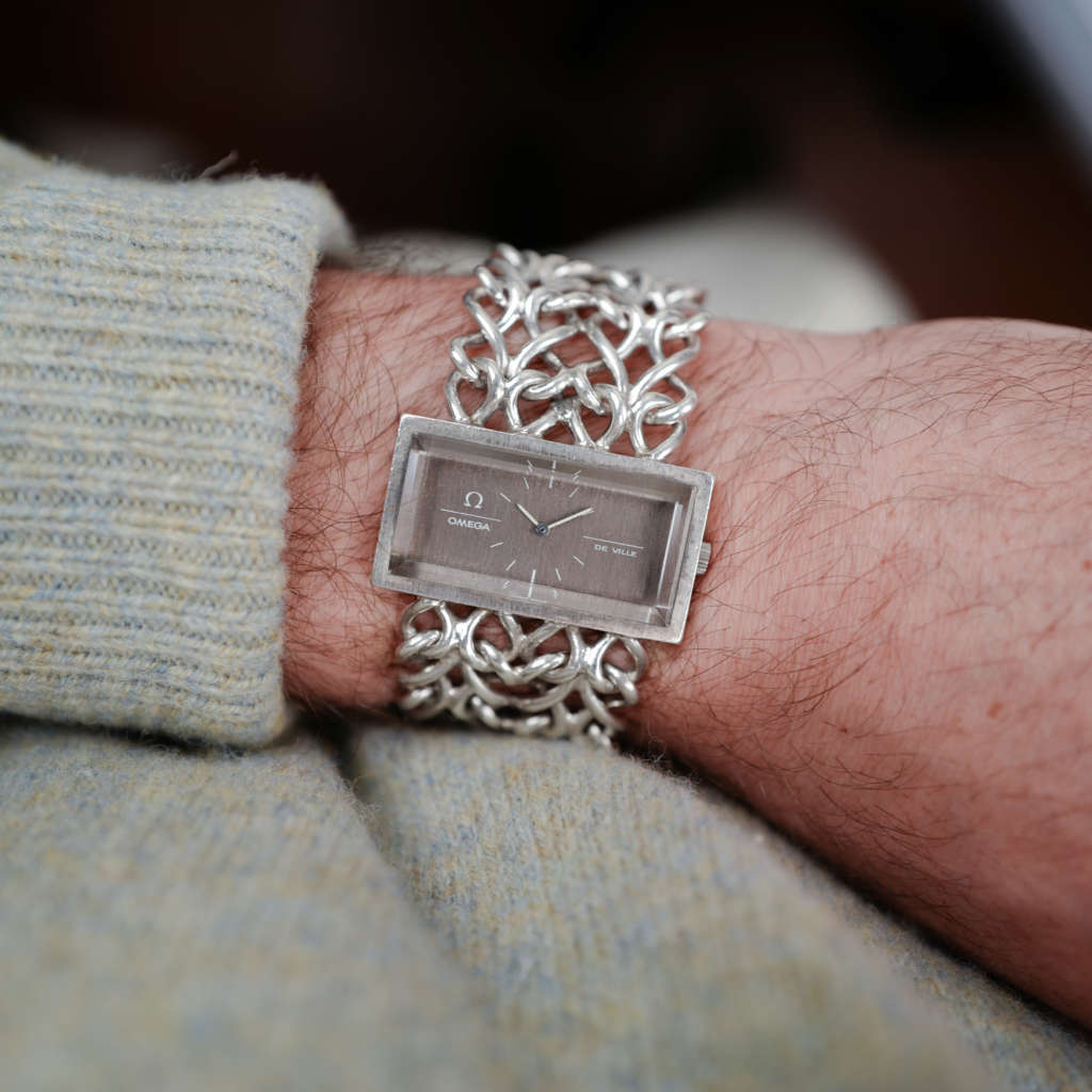 cafe noir les montres horloger marseille omega silver argent vintage verre emeraude emerald de ville mecanique 1973 bracelet argent montre bijou_16 cafe noir les montres horloger marseille omega silver argent vintage verre emeraude emerald de ville mecanique 1973 bracelet argent montre bijou