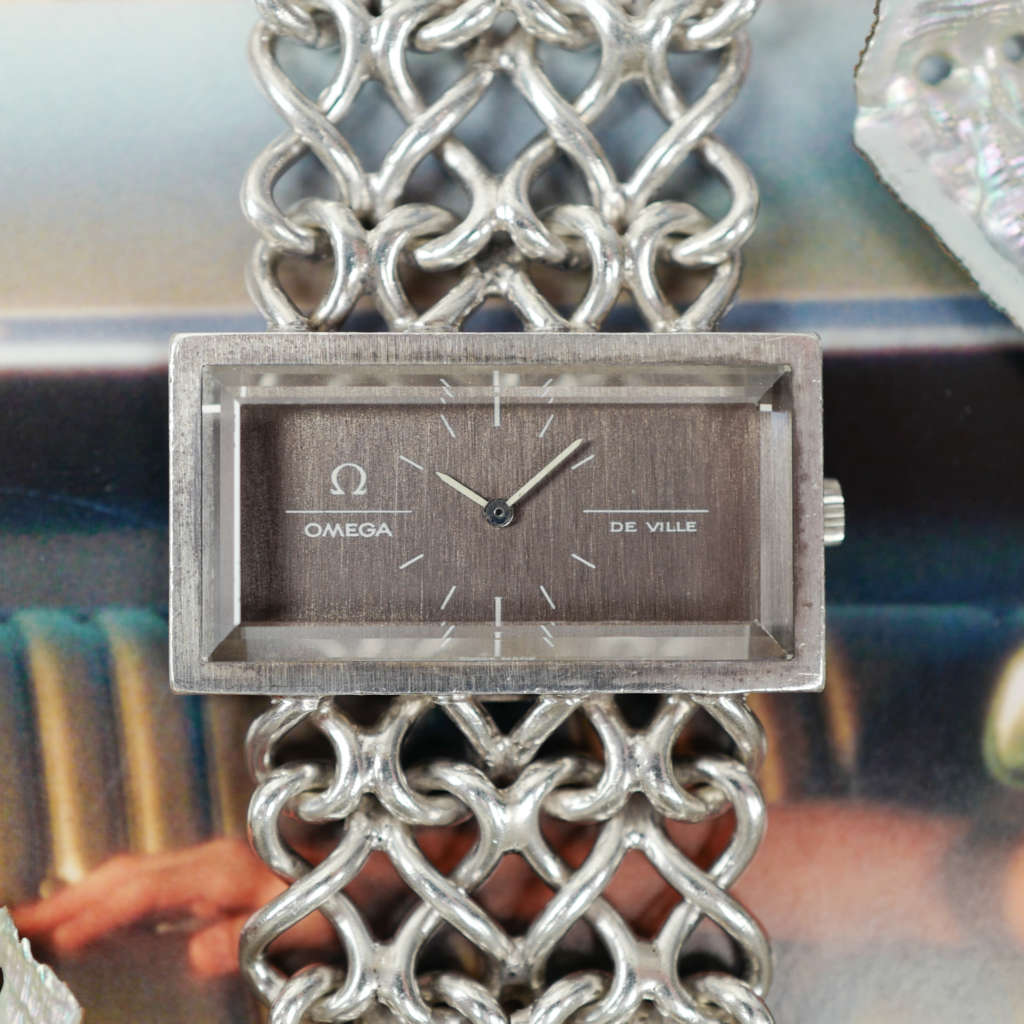 cafe noir les montres horloger marseille omega silver argent vintage verre emeraude emerald de ville mecanique 1973 bracelet argent montre bijou_4 cafe noir les montres horloger marseille omega silver argent vintage verre emeraude emerald de ville mecanique 1973 bracelet argent montre bijou_4