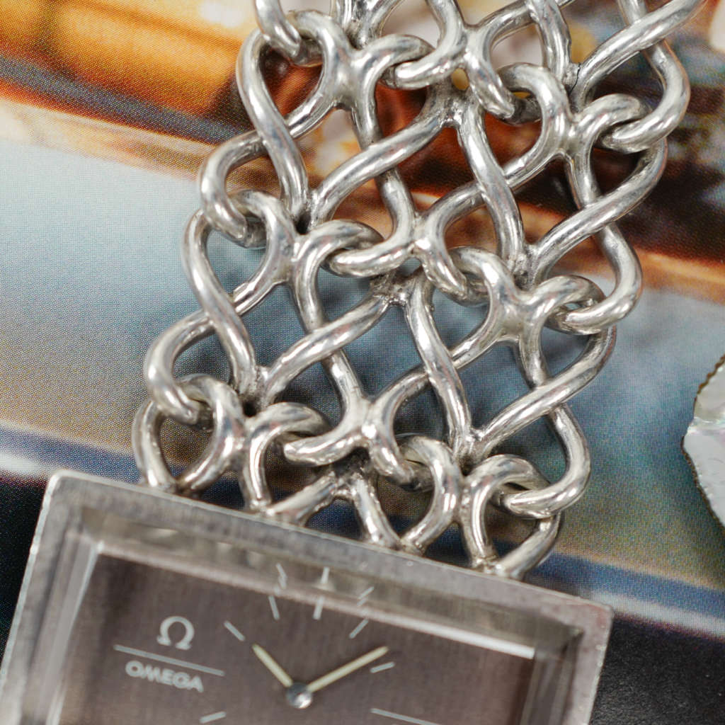 cafe noir les montres horloger marseille omega silver argent vintage verre emeraude emerald de ville mecanique 1973 bracelet argent montre bijou_8 cafe noir les montres horloger marseille omega silver argent vintage verre emeraude emerald de ville mecanique 1973 bracelet argent montre bijou