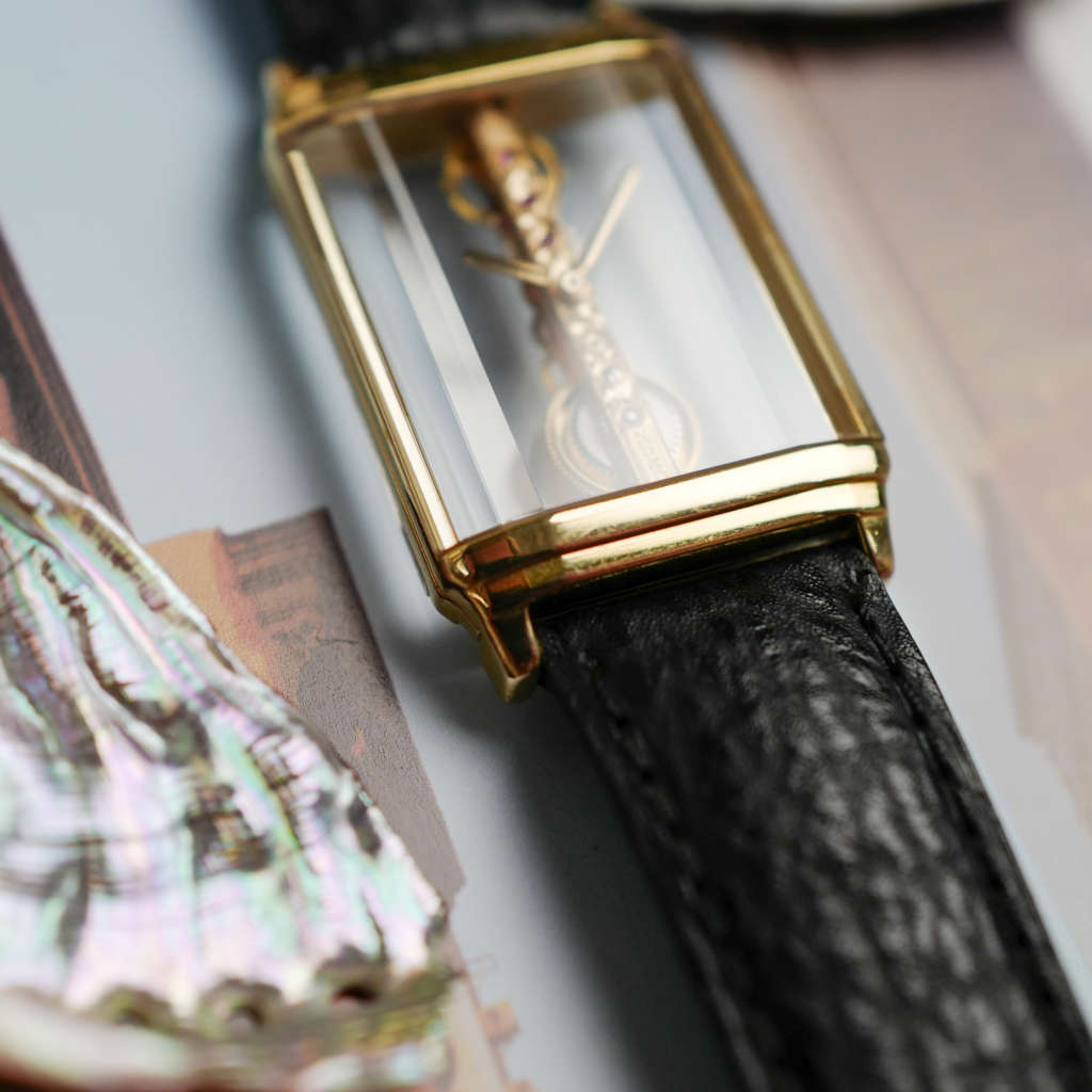 cafe noir les montres vintage marseille horloger corum golden bridge vintage années 1990 mecanique rare ref 13 850 56 manuelle mouvement 2935