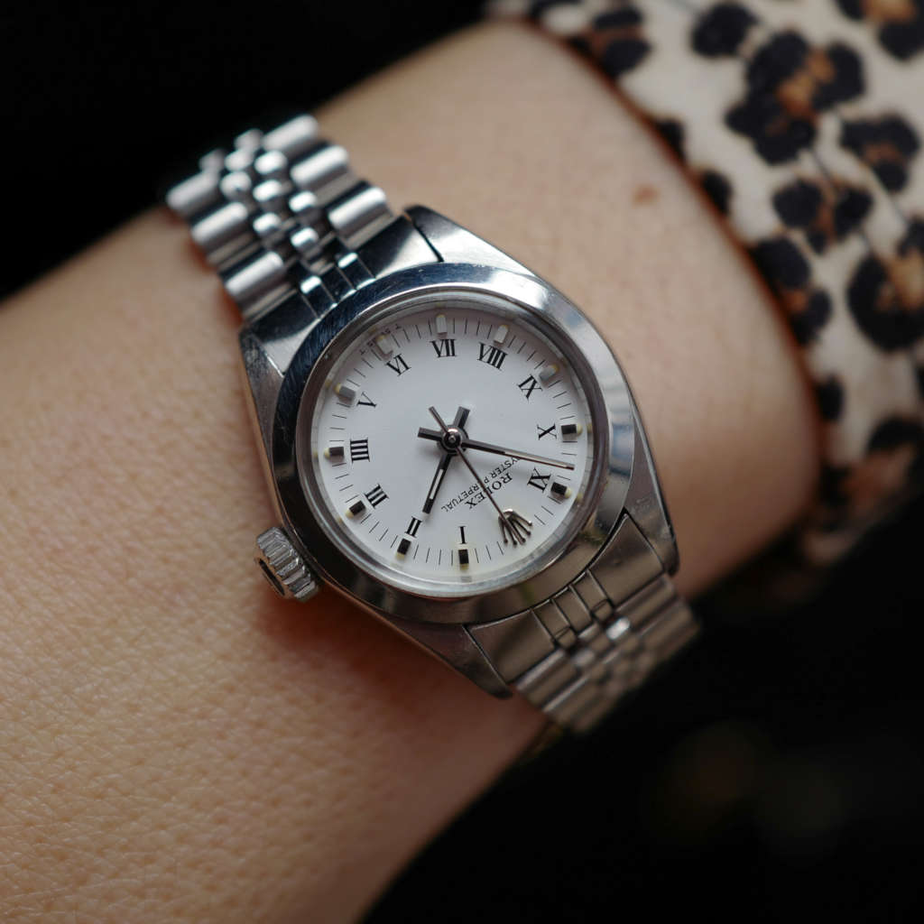 cafe noir les montres horloger marseille rolex femme 26 mm petit modele bracelet jubilee lunette cannelee Oyster Perpetual 6718 jubilee chiffres romain tritium femme_11 cafe noir les montres horloger marseille rolex femme 26 mm petit modele bracelet jubilee lunette cannelee Oyster Perpetual 6718 jubilee chiffres romain tritium femme romains