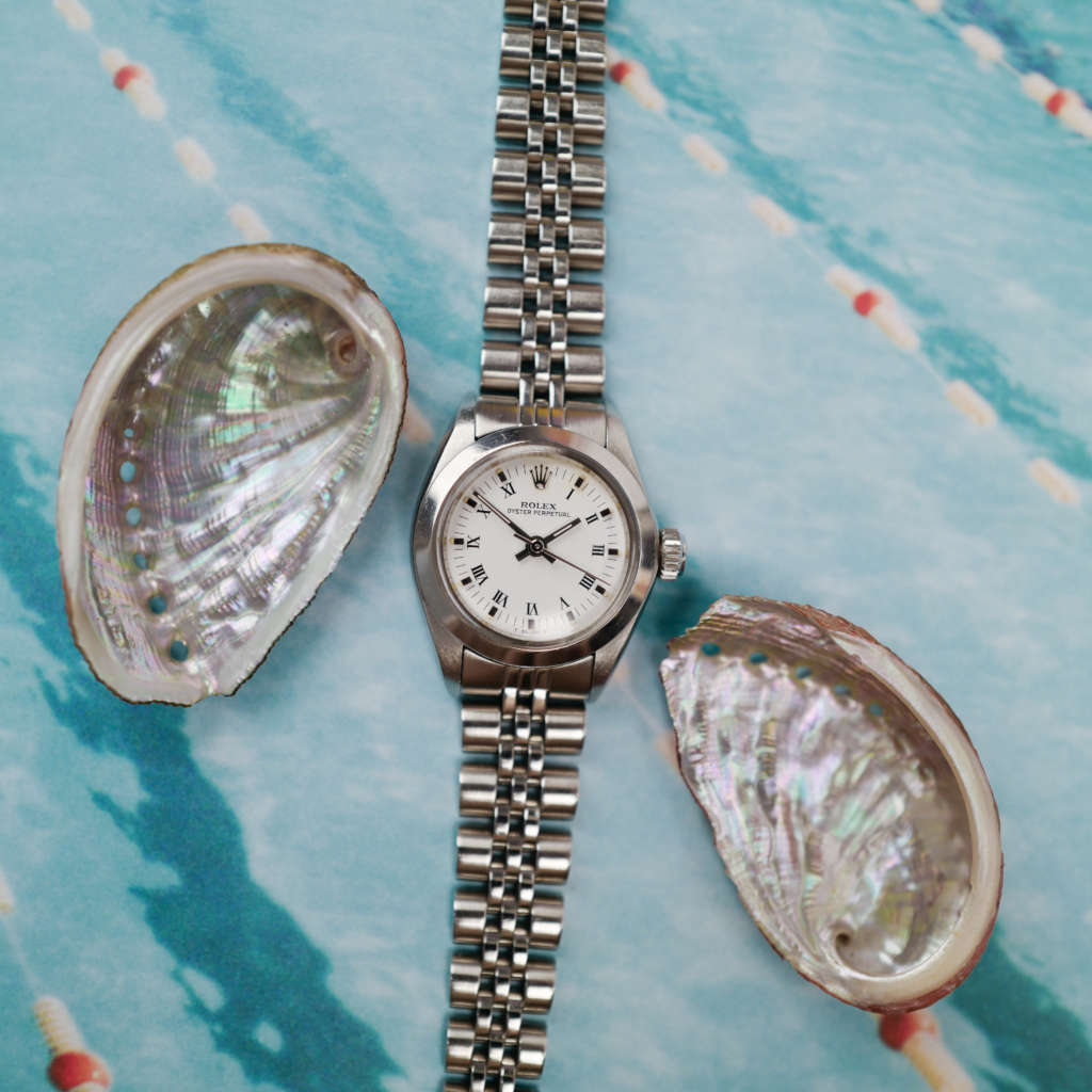 cafe noir les montres horloger marseille rolex femme 26 mm petit modele bracelet jubilee lunette cannelee Oyster Perpetual 6718 jubilee chiffres romain tritium femme_5 cafe noir les montres horloger marseille rolex femme 26 mm petit modele bracelet jubilee lunette cannelee Oyster Perpetual 6718 jubilee chiffres romain tritium femme romains