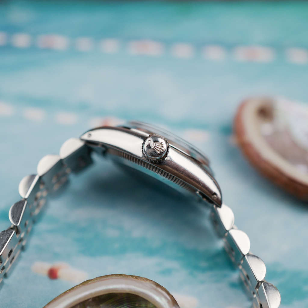 cafe noir les montres horloger marseille rolex femme 26 mm petit modele bracelet jubilee lunette cannelee Oyster Perpetual 6718 jubilee chiffres romain tritium femme_9 cafe noir les montres horloger marseille rolex femme 26 mm petit modele bracelet jubilee lunette cannelee Oyster Perpetual 6718 jubilee chiffres romain tritium femme