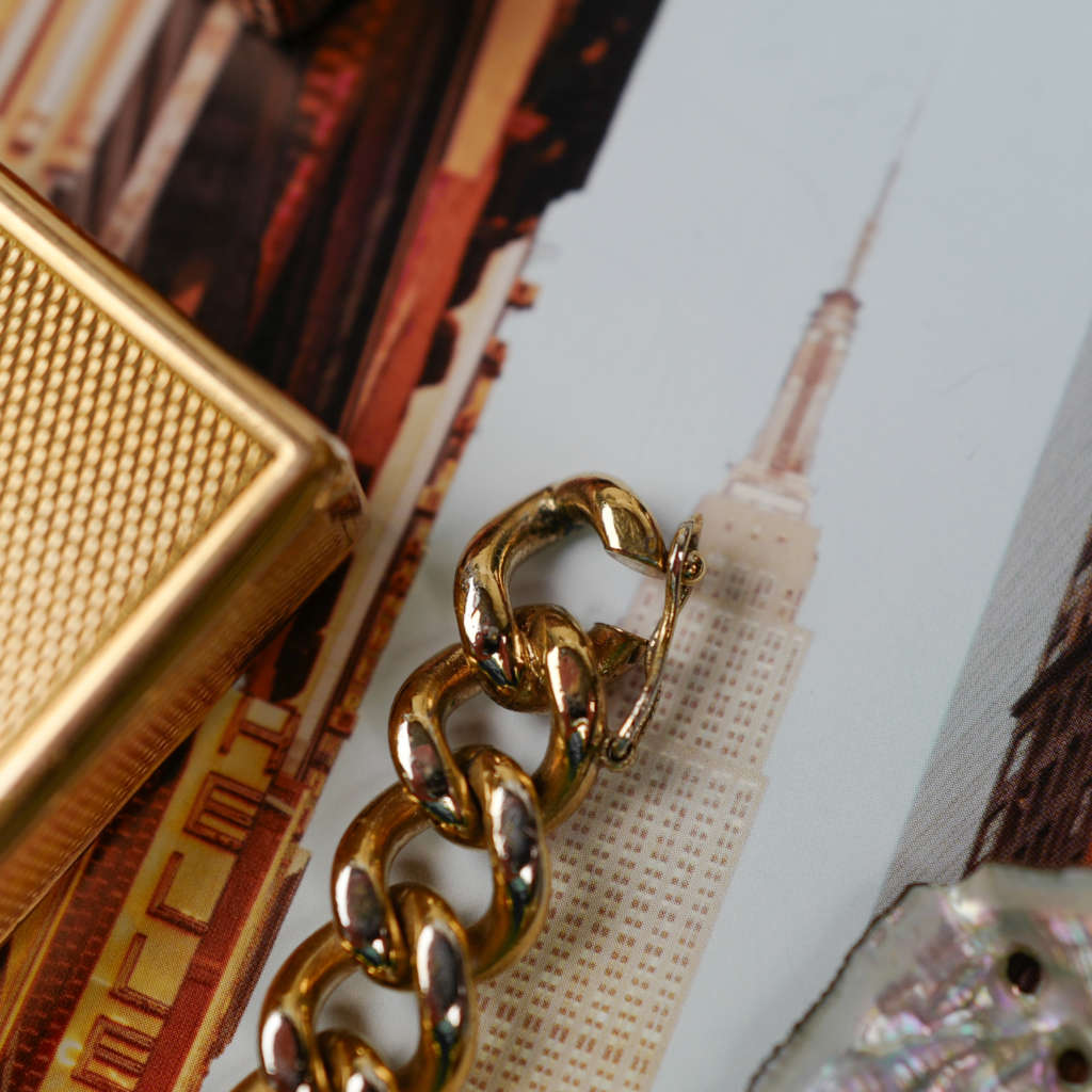 cafe-noir-les-montres-horlogerie-vendeur-marseille-timex-montre-gourmette-bracelet-vintage-mecanique