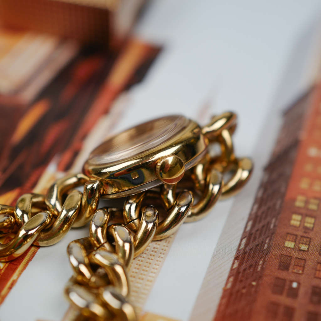 cafe-noir-les-montres-horlogerie-vendeur-marseille-timex-montre-gourmette-bracelet-vintage-mecanique