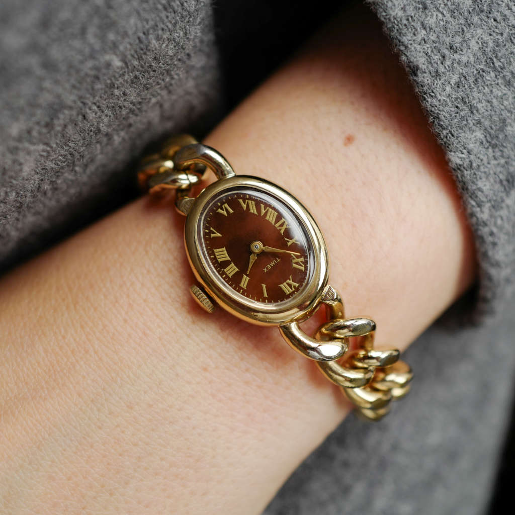 cafe-noir-les-montres-horlogerie-vendeur-marseille-timex-montre-gourmette-bracelet-vintage-mecanique