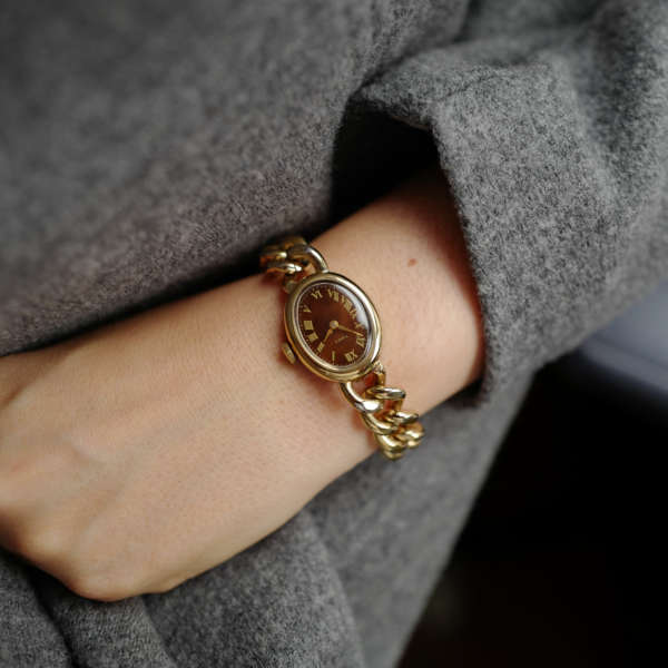 cafe-noir-les-montres-horlogerie-vendeur-marseille-timex-montre-gourmette-bracelet-vintage-mecanique