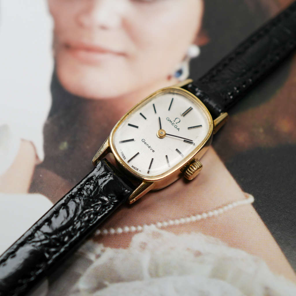 cafe noir les montres vintage horlogerie marseille aix cafe noir montres vintage marseille omega Mini Ellipse 511 289 de 1969 vintage femme dorée mécanique