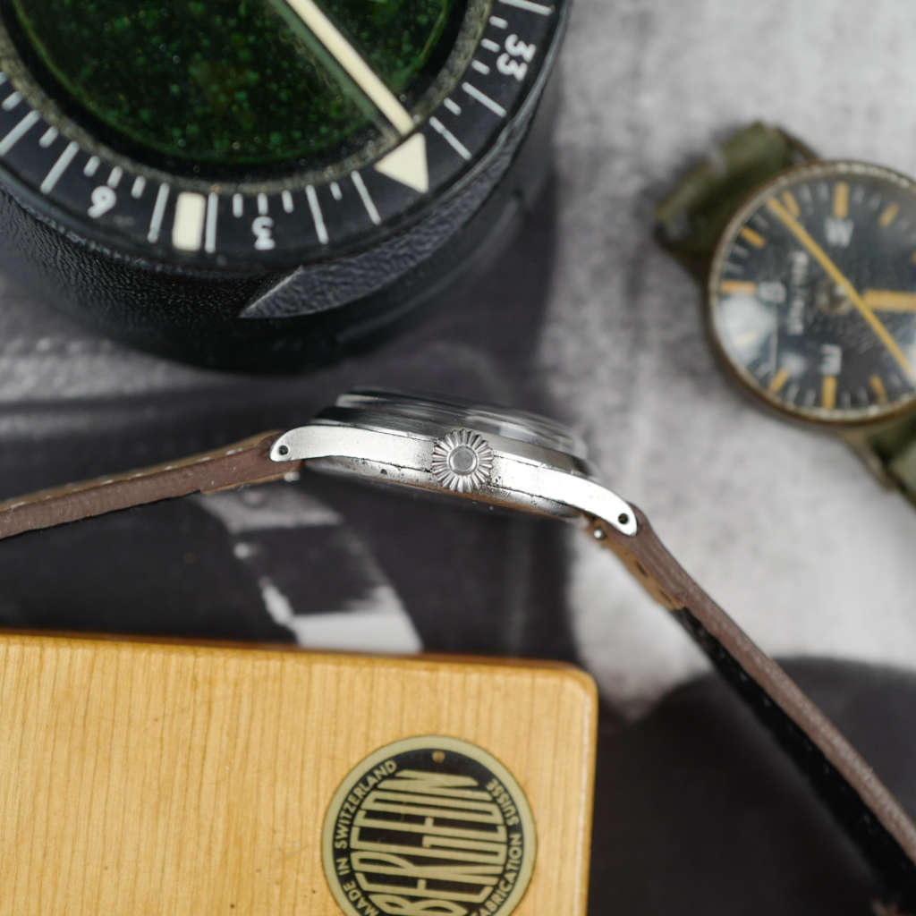 cafe noir les montres vintage horlogerie marseille aix cafe noir montres vintage marseille omega mecanique vintage militaire marche français fab suisse radium 26 5T2 1935