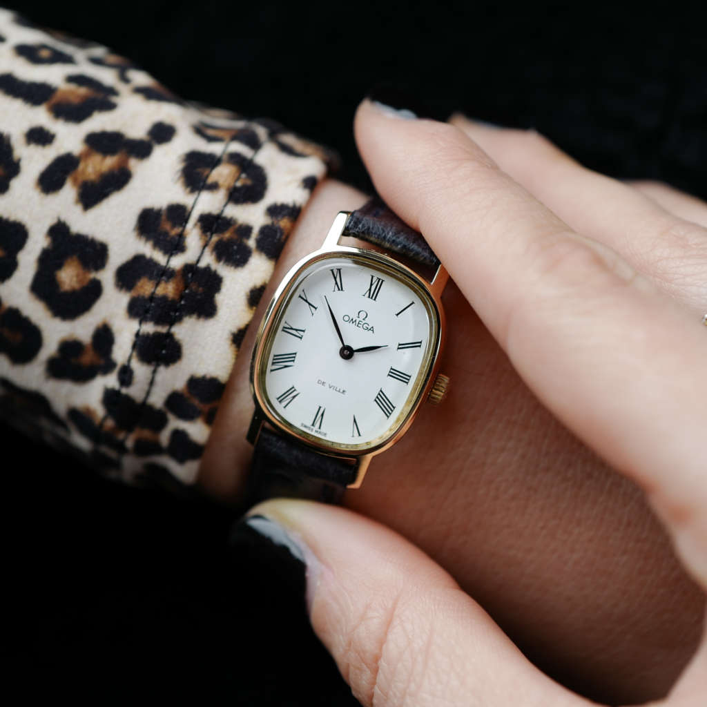 cafe noir les montres vintage horlogerie marseille aix cafe noir montres vintage marseille omega vintage de ville Mini Ellipse baignoire 1975 vintage femme dorée mécanique