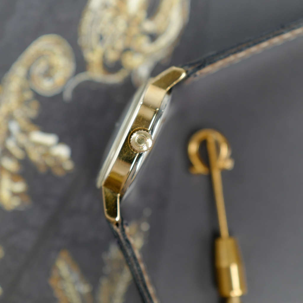 cafe noir les montres vintage horlogerie marseille aix cafe noir montres vintage marseille omega vintage de ville Mini Ellipse baignoire 1975 vintage femme dorée mécanique