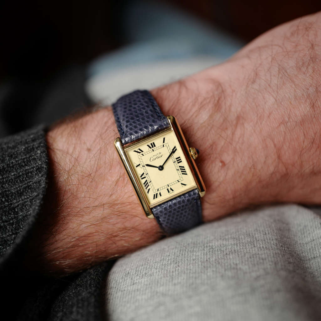 cafe noir les montres horloger marseille cartier-tank-must-grand-modele-dore-vintage-1990-or_1
