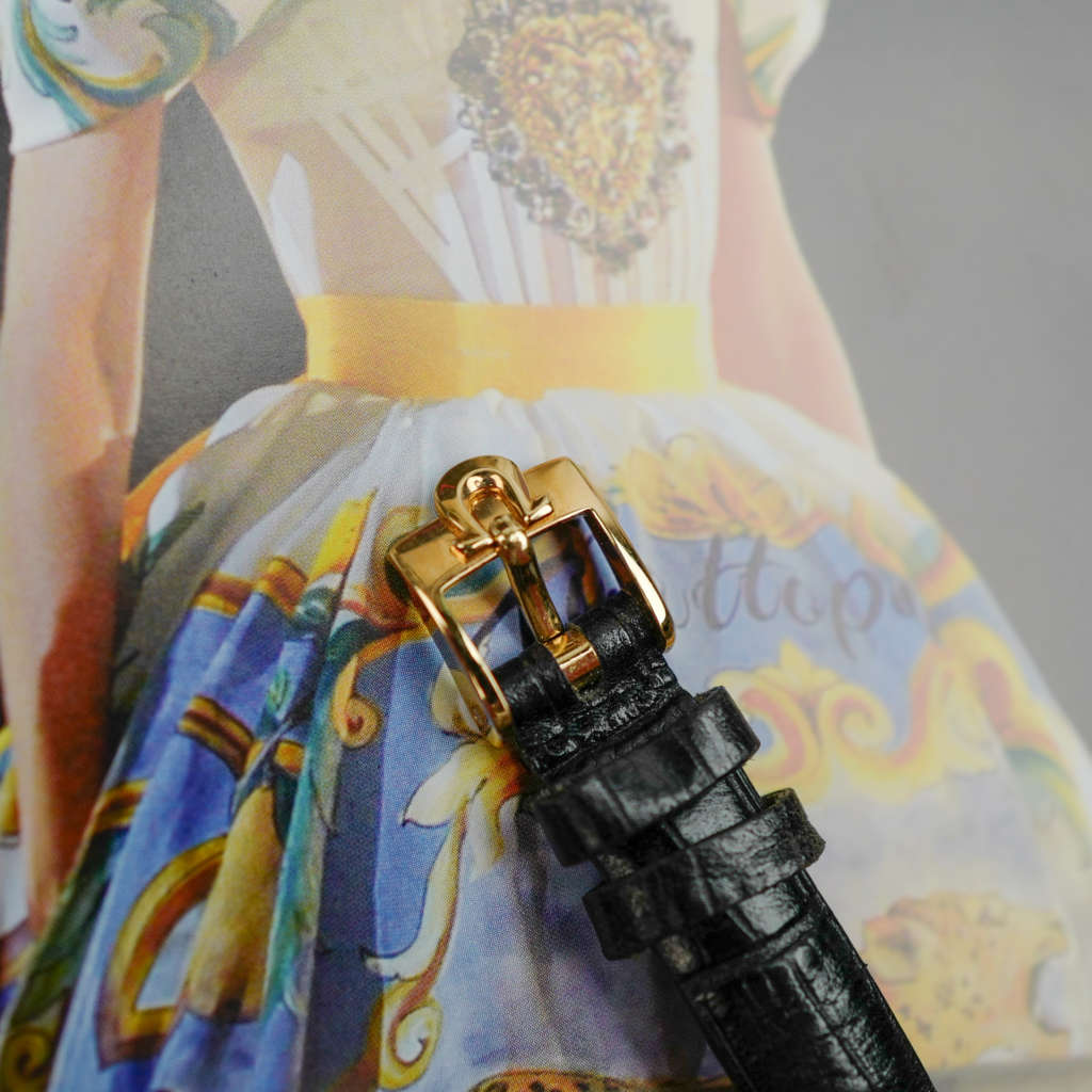 cafe noir les montres horloger marseille omega vintage mecanique mini ellipse baignoire 1989 dorée or mini montre vintage femme