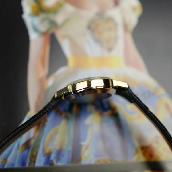 cafe noir les montres horloger marseille omega vintage mecanique mini ellipse baignoire 1989 dorée or mini montre vintage femme