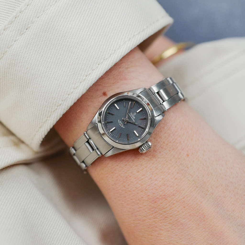 cafe noir les montres horloger reparations marseille aix montre pour femme tudor Oyster-Princess 7575 0 cadran gris mat bracelet oyster rivet mini montre tudor rose de 1968 26 mm_3 cafe noir les montres horloger reparations marseille aix montre pour femme tudor Oyster-Princess 7575 0 cadran gris mat bracelet oyster rivet mini montre tudor rose de 1968 26 mm