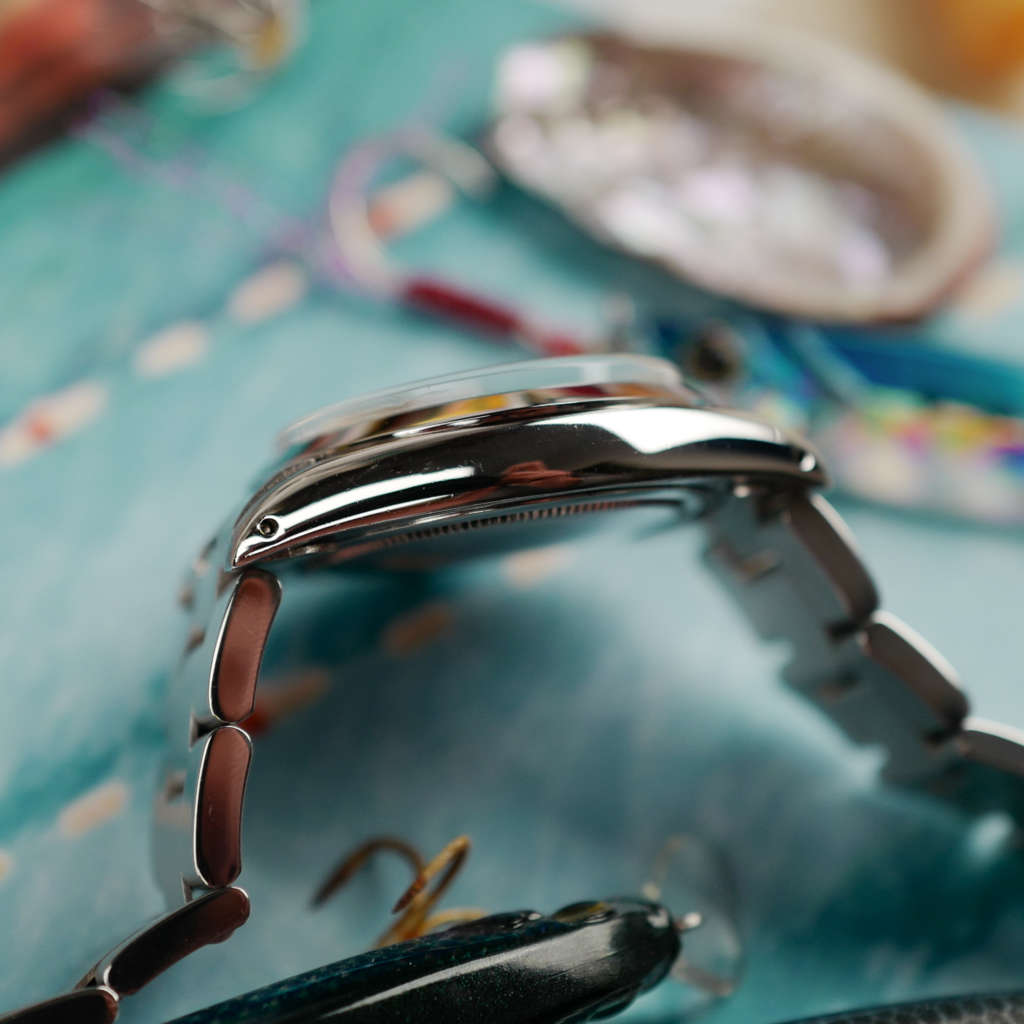 cafe noir les montres vintage horloger marseille rolex Oysterdate Précision ref 6694 cadran gold jaune dore vintage montre acier vintage manuelle 1966