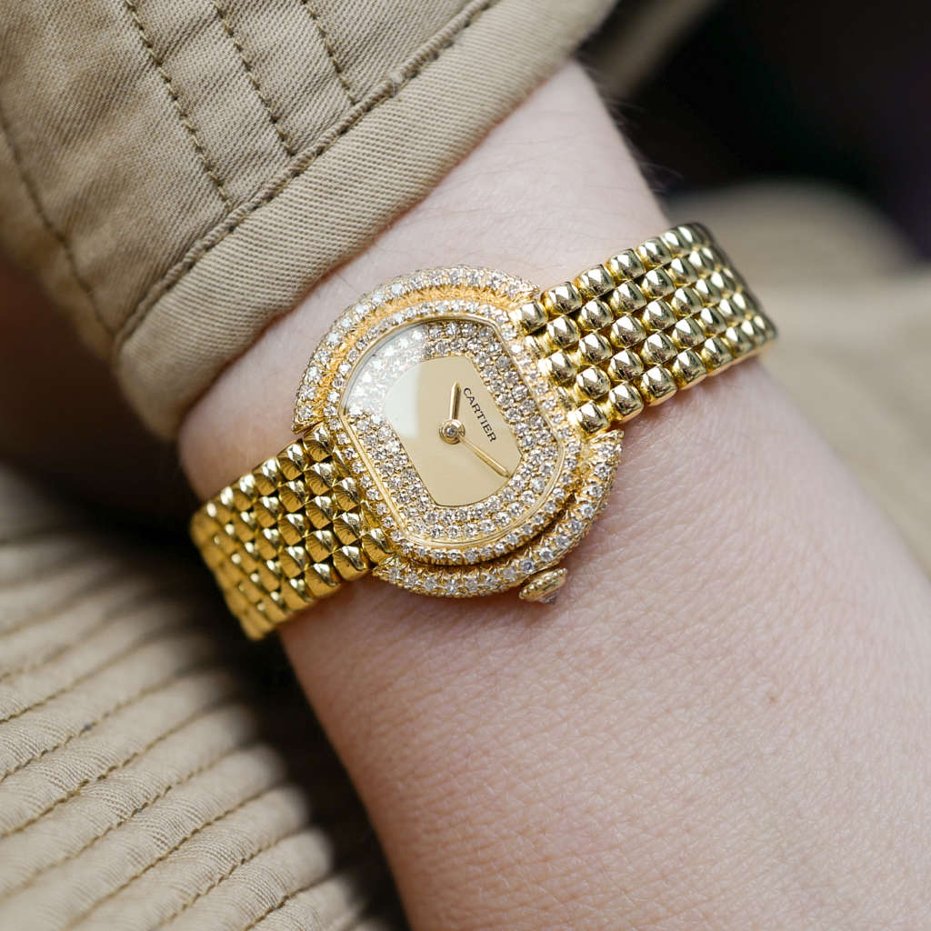 Café Noir Les Montres Marseille Cartier Ellipse femme réf. 67081 bracelet en maille en or jaune 18 carats diamants bracelet serpent commande spéciale vintage 1990_2