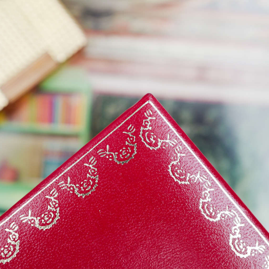 Café Noir Les Montres Marseille Cartier Ellipse femme réf. 67081 bracelet en maille en or jaune 18 carats diamants bracelet serpent commande spéciale vintage 1990