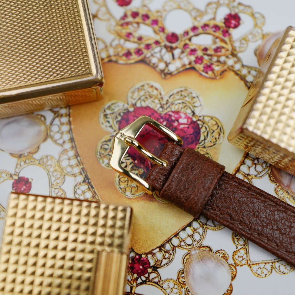 cafe noir les montres vintage horloger marseille CARTIER Vendôme Must ronde Grand Modèle Doré vintage petit modèle ronde patine marron