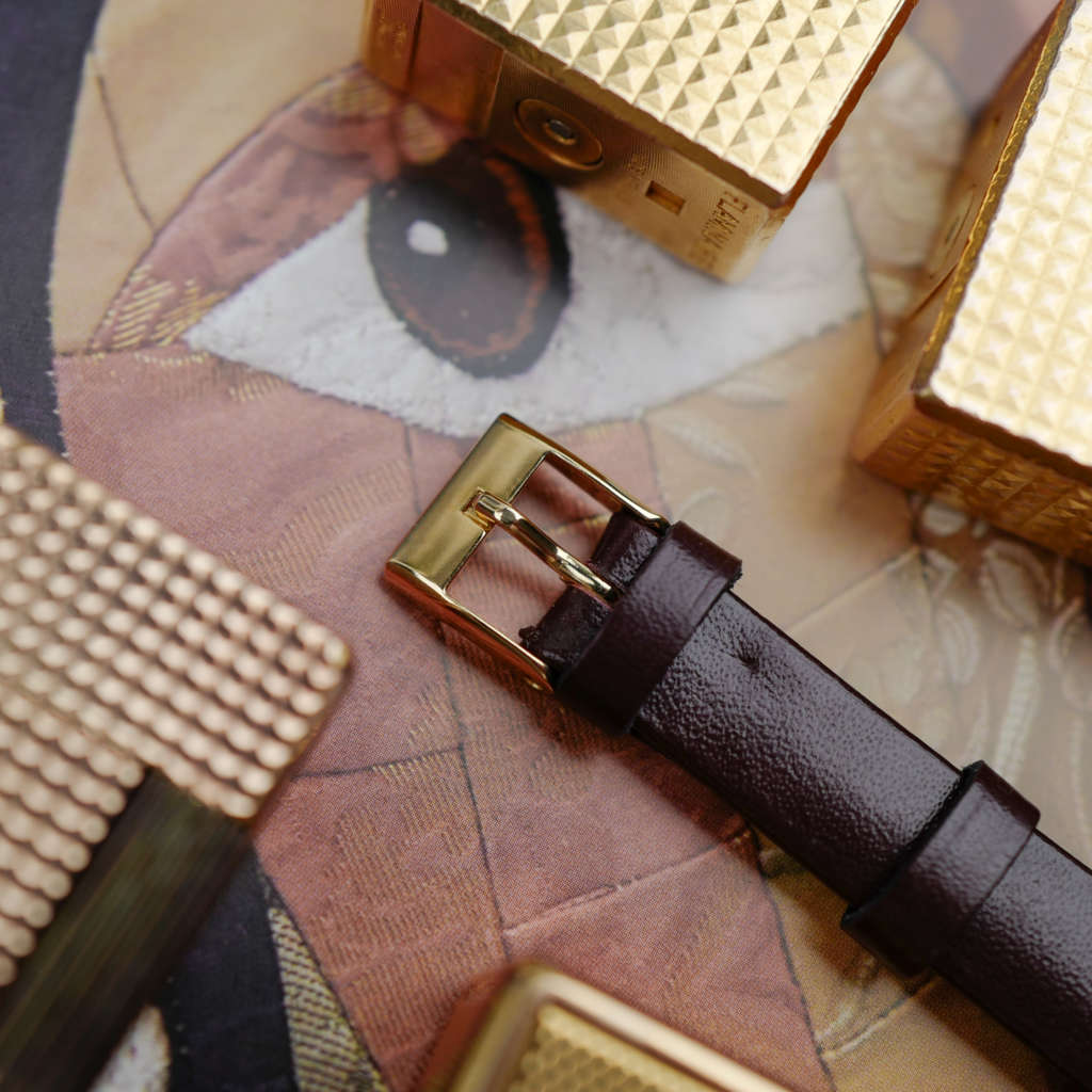 cafe-noir-montre-marseille-aix-tissot-stylist-rectangulaire-vintage-doree-annees-70