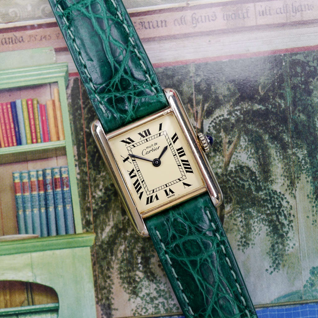 cafe noir montres horloger marseille cartier tank must mécanique pour femme vermeil petit modèle or chiffres romains bracelet vert