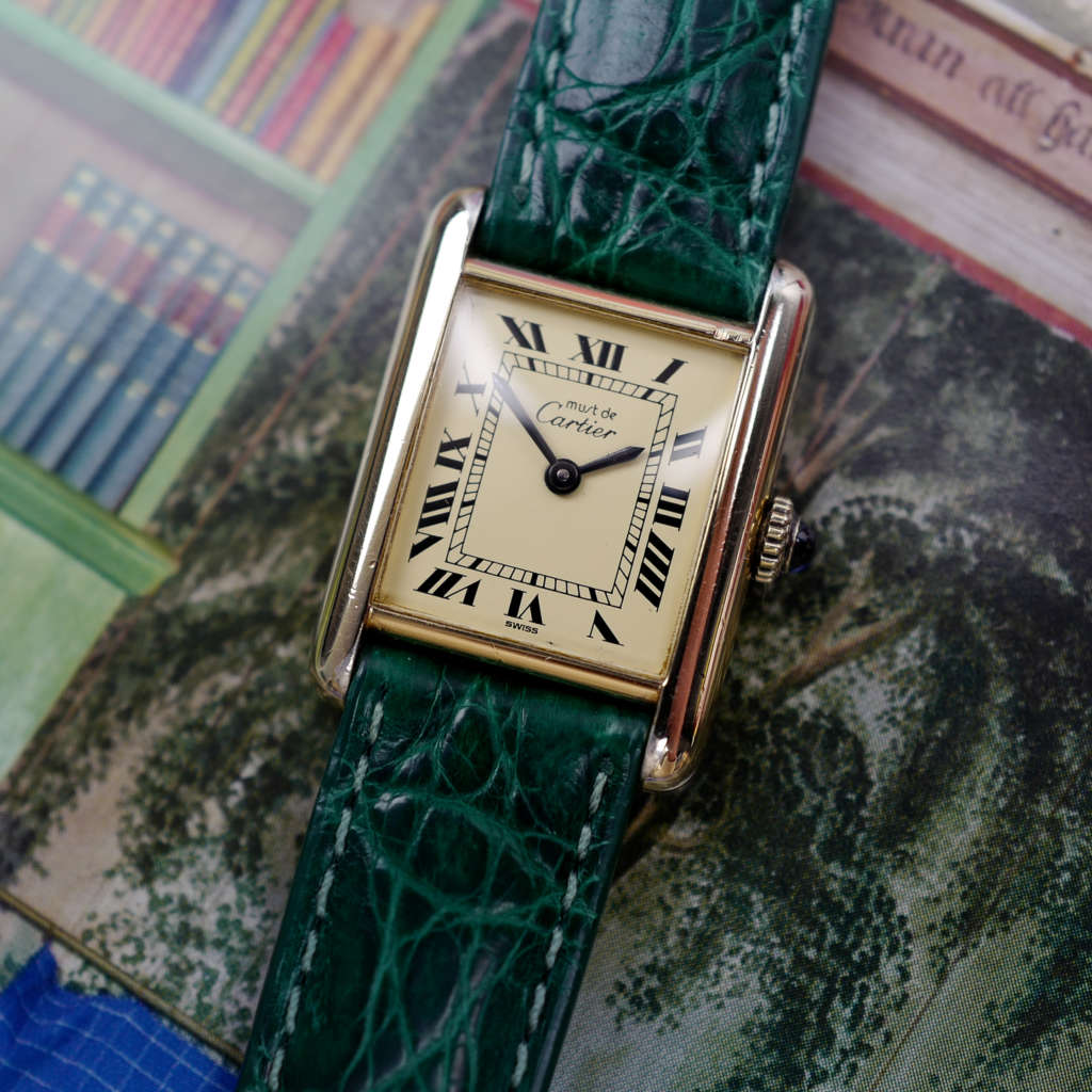 cafe noir montres horloger marseille cartier tank must mécanique pour femme vermeil petit modèle or chiffres romains bracelet vert