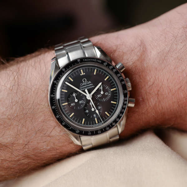 omega cafe noir les montre horloger marseille omega-speedmaster-3570-tritium-vintage-1997-full-set