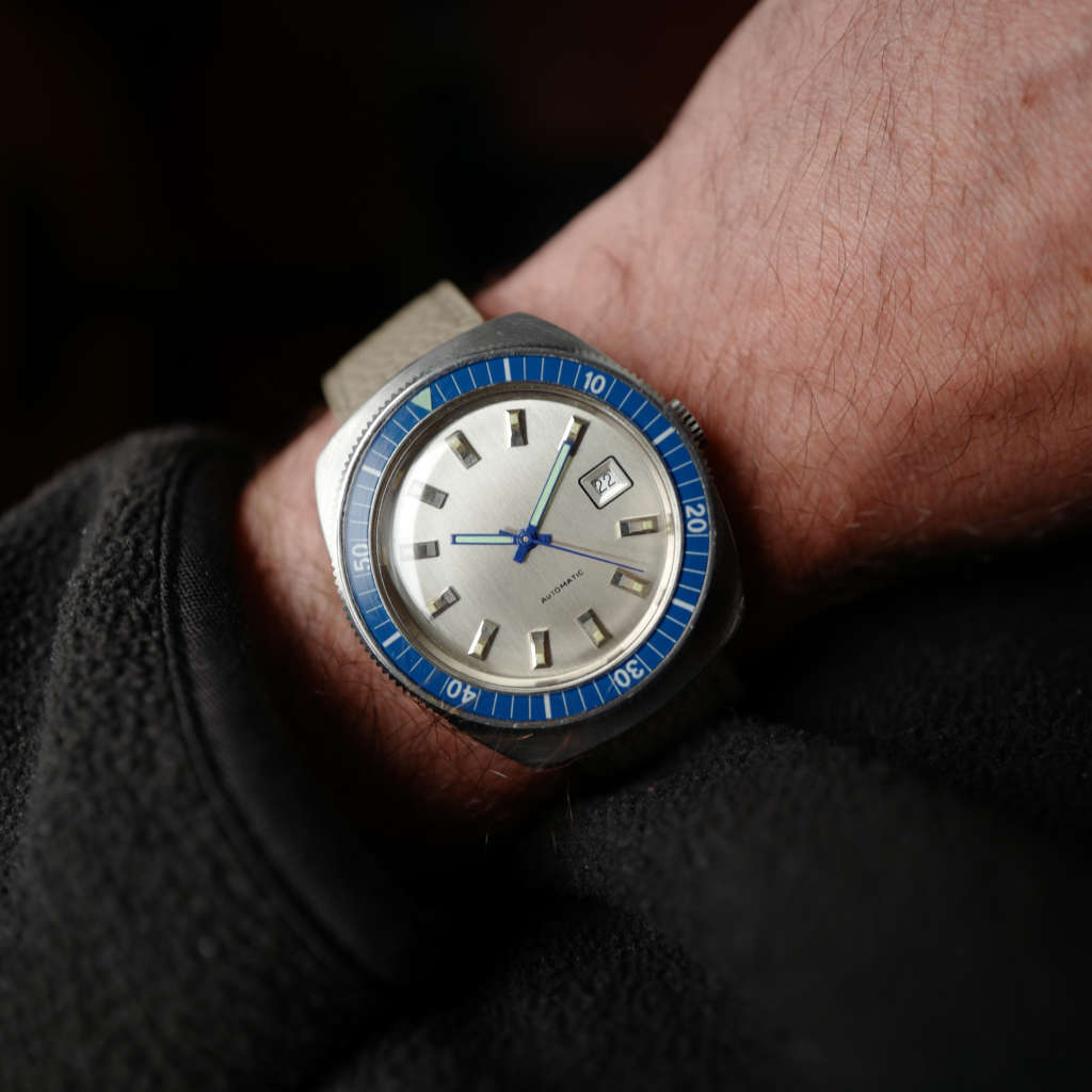 cafe noir les montre horloger marseille plongeuse-francaise-bakelite-france-ebauche-vintage-1970