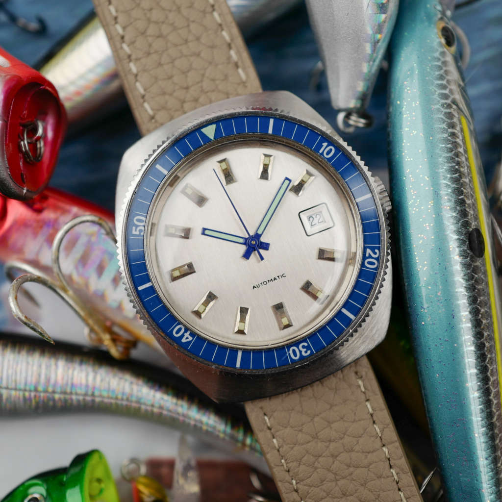 cafe noir les montre horloger marseille plongeuse-francaise-bakelite-france-ebauche-vintage-1970