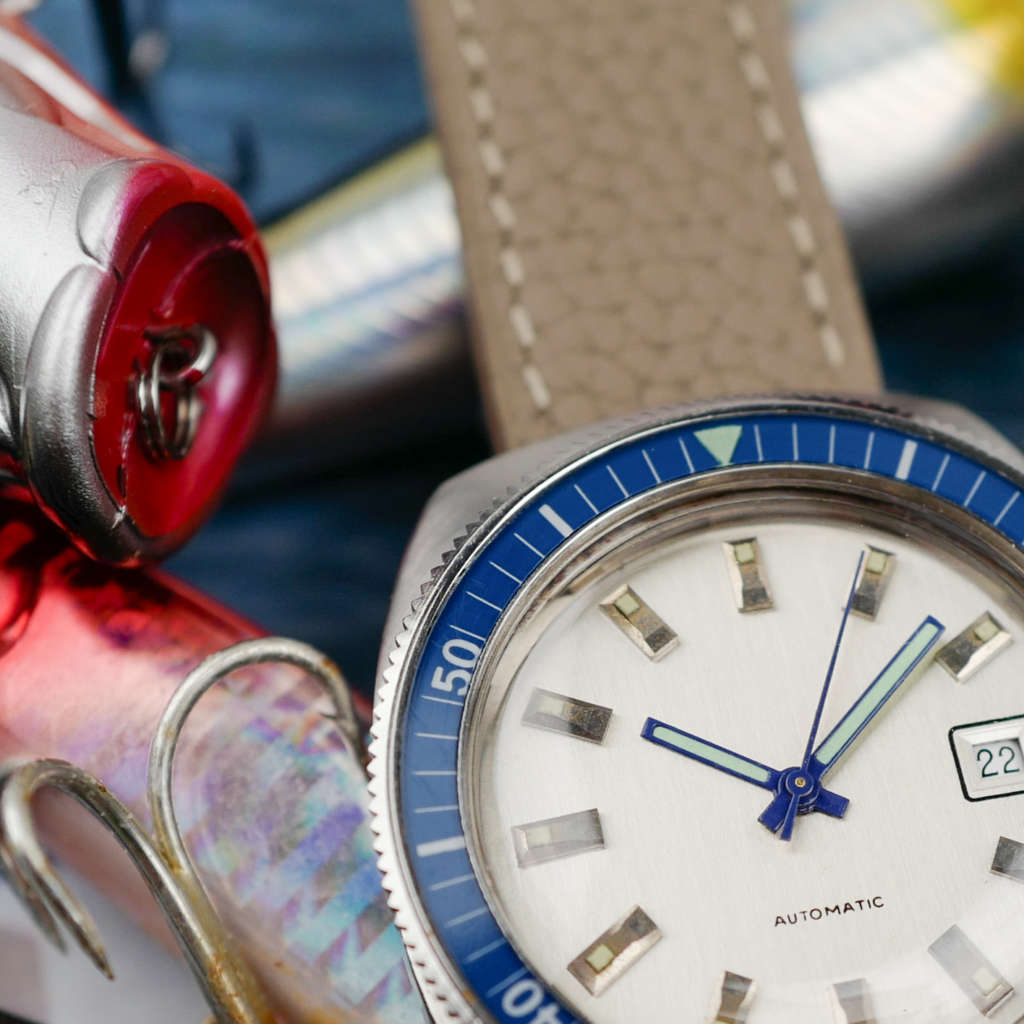 cafe noir les montre horloger marseille plongeuse-francaise-bakelite-france-ebauche-vintage-1970