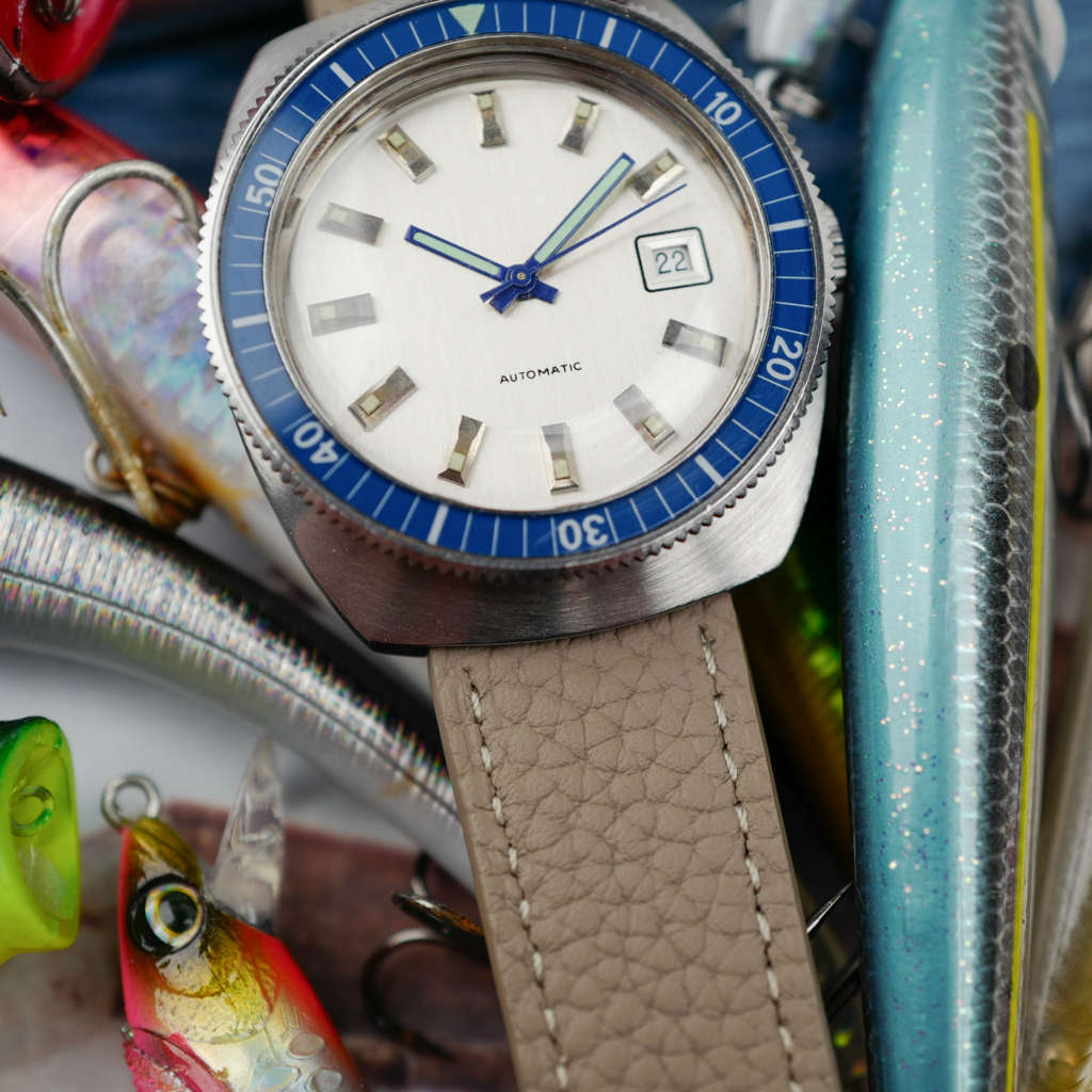 cafe noir les montre horloger marseille plongeuse-francaise-bakelite-france-ebauche-vintage-1970