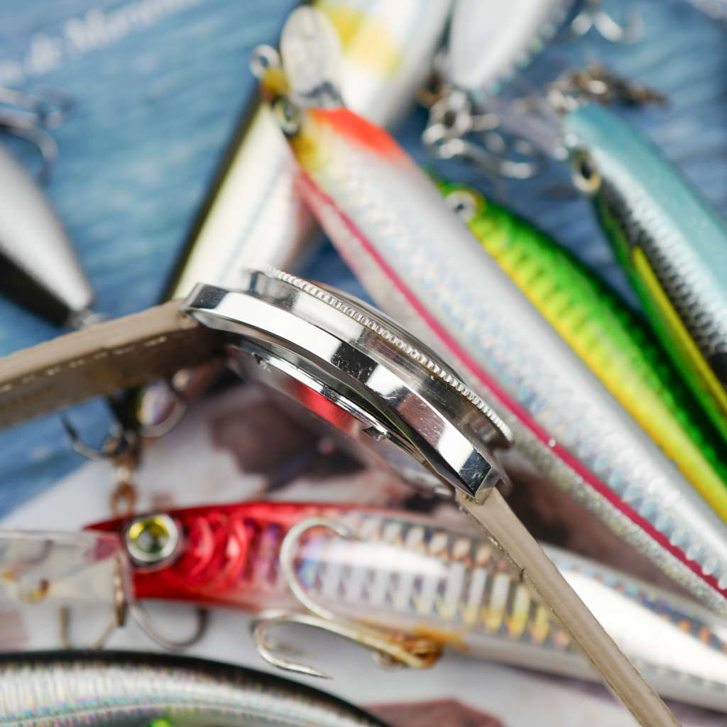 cafe noir les montre horloger marseille plongeuse-francaise-bakelite-france-ebauche-vintage-1970