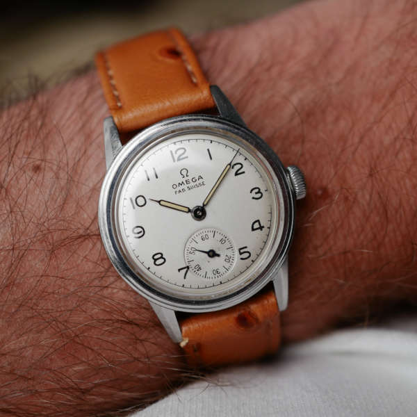 cafe-noir-les-montres-omega-fab-suisse-militaire-vintage-1944