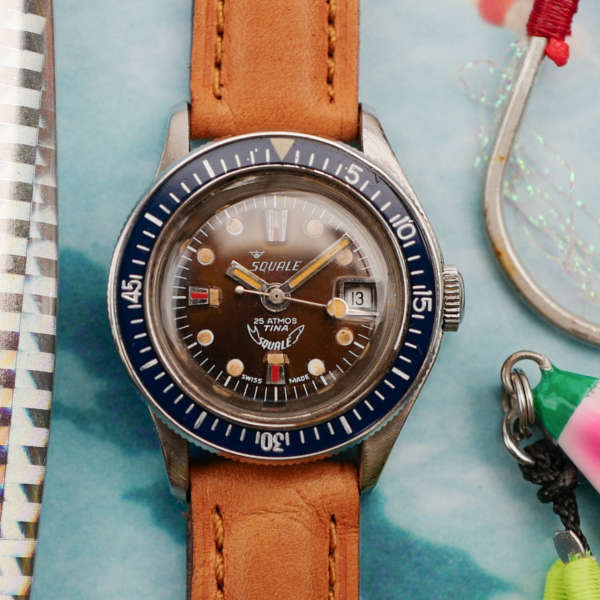 cafe noir les montres vintage horloger marseille mini montre de plongee pour femme bakelite tritium squale tina wamy 26mm vintage montre pour femme