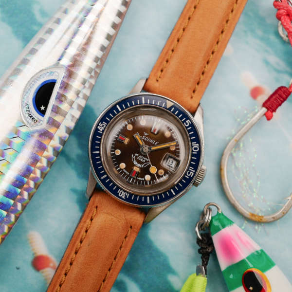 cafe noir les montres vintage horloger marseille mini montre de plongee pour femme bakelite tritium squale tina wamy 26mm vintage montre pour femme