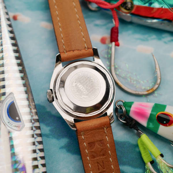 cafe noir les montres vintage horloger marseille mini montre de plongee pour femme bakelite tritium squale tina wamy 26mm vintage montre pour femme