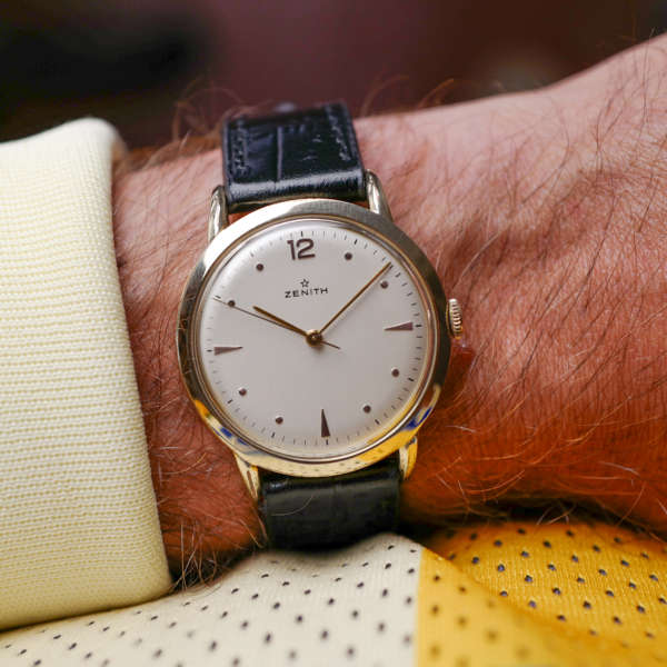 cafe noir les montres vintage horloger marseille zenith-chic-doree-calatrava-1953