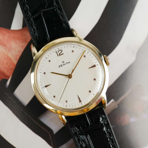 cafe noir les montres vintage horloger marseille zenith-chic-doree-calatrava-1953