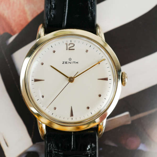 cafe noir les montres vintage horloger marseille zenith-chic-doree-calatrava-1953