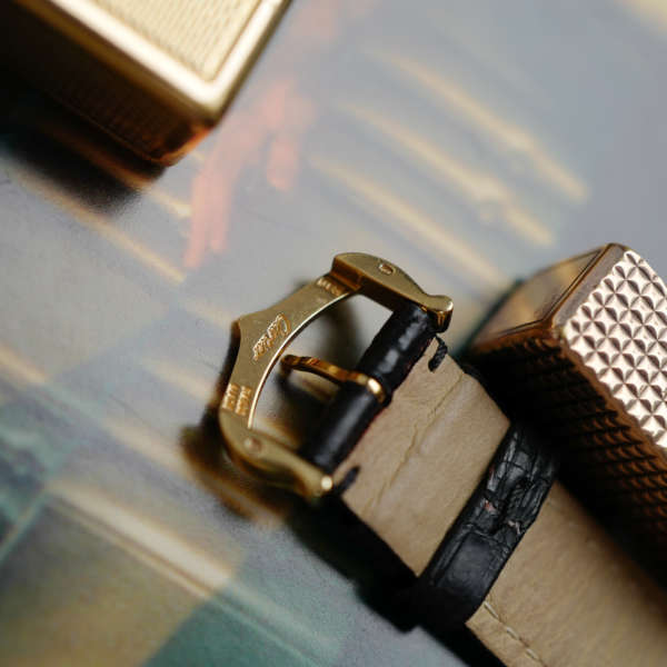 cafe-noir-marseille-montre-vintage-horloger-horlogerie-reparation-revision-cartier-tank-automatique-jumbo-or-massif-1970