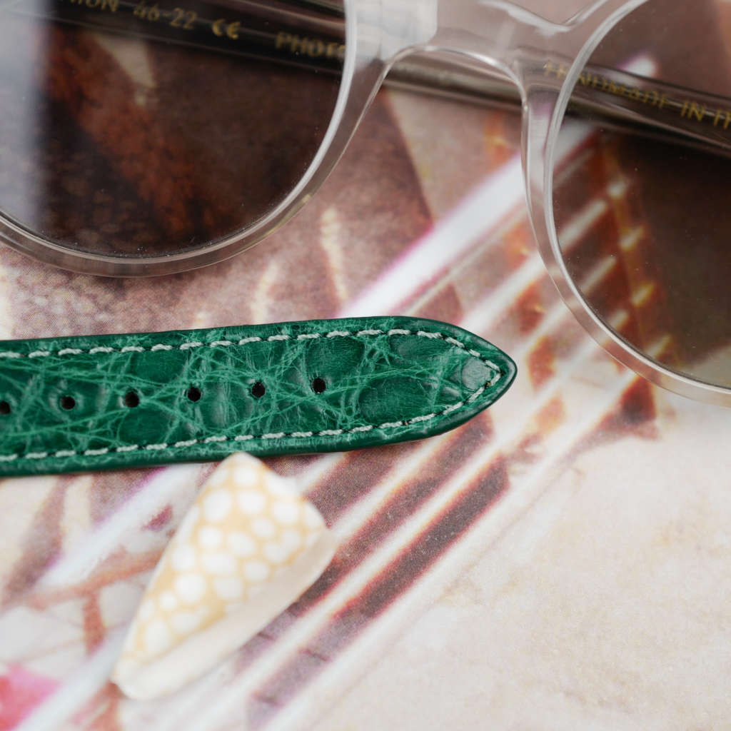 cafe noir montres horloger marseille cartier tank must mécanique pour femme vermeil petit modèle or chiffres romains bracelet vert