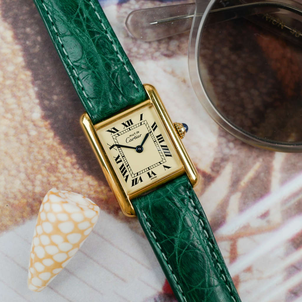 cafe noir montres horloger marseille cartier tank must mécanique pour femme vermeil petit modèle or chiffres romains bracelet vert