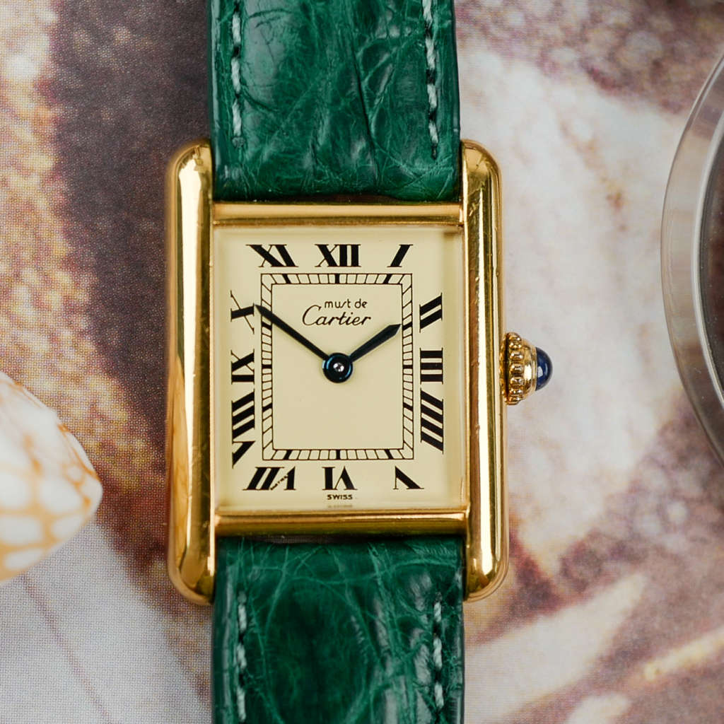 cafe noir montres horloger marseille cartier tank must mécanique pour femme vermeil petit modèle or chiffres romains bracelet vert