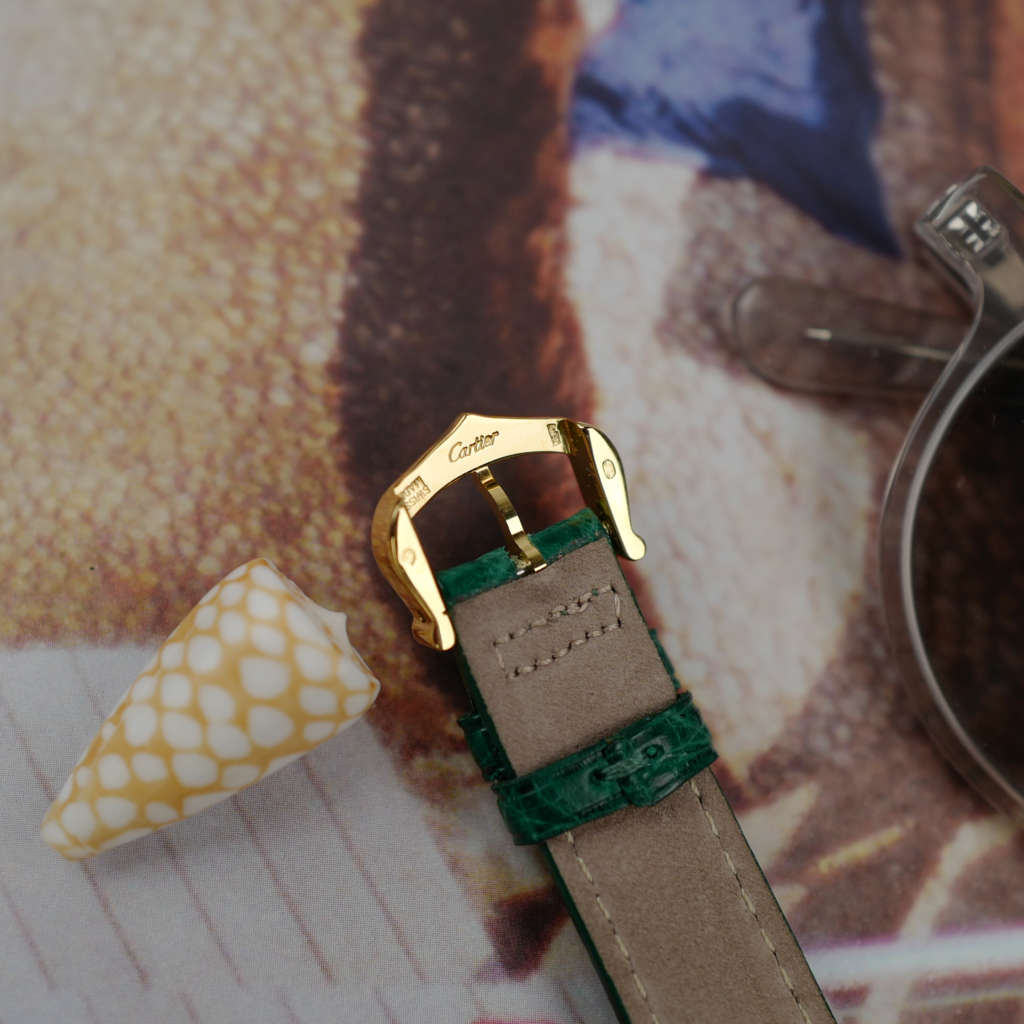 cafe noir montres horloger marseille cartier tank must mécanique pour femme vermeil petit modèle or chiffres romains bracelet vert