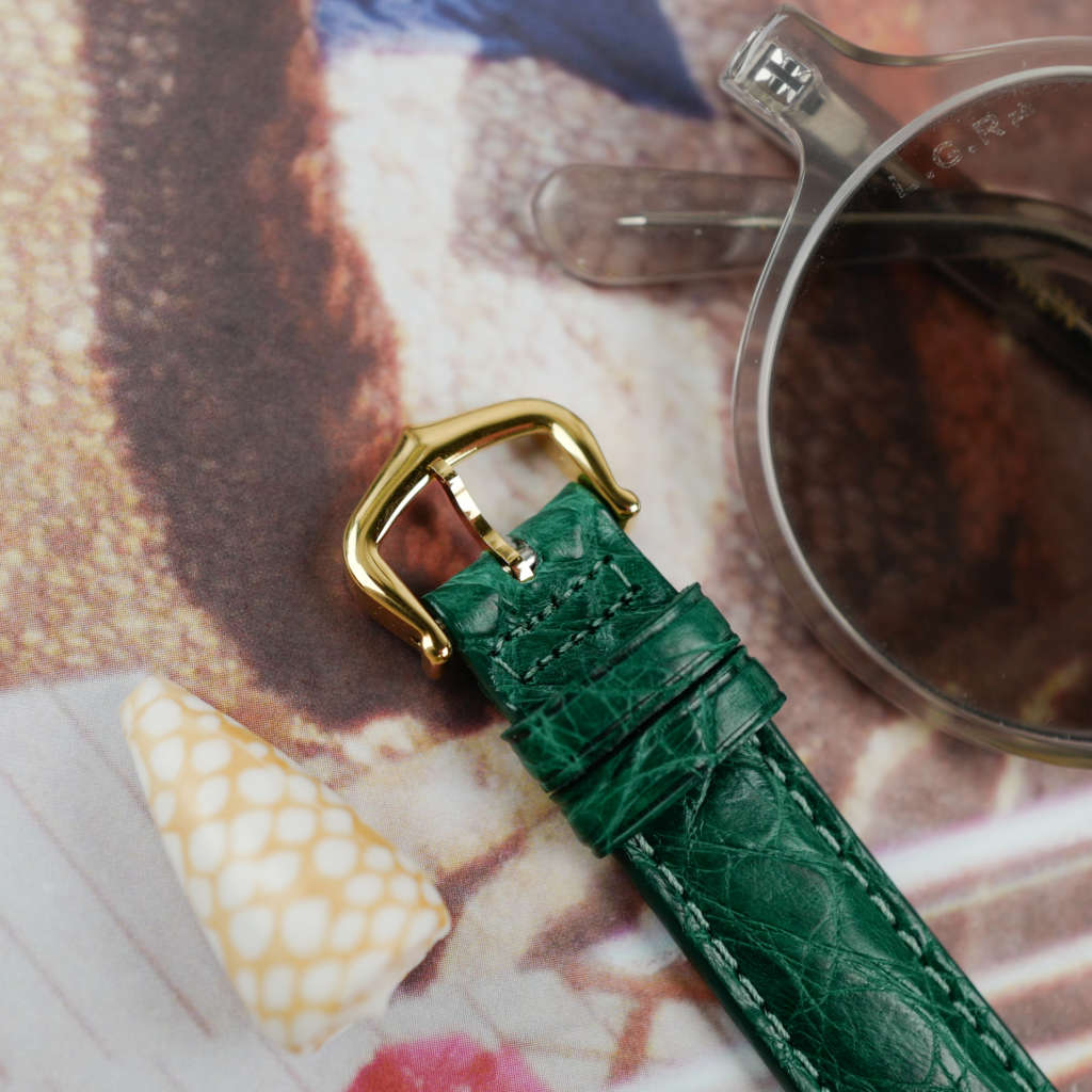 cafe noir montres horloger marseille cartier tank must mécanique pour femme vermeil petit modèle or chiffres romains bracelet vert