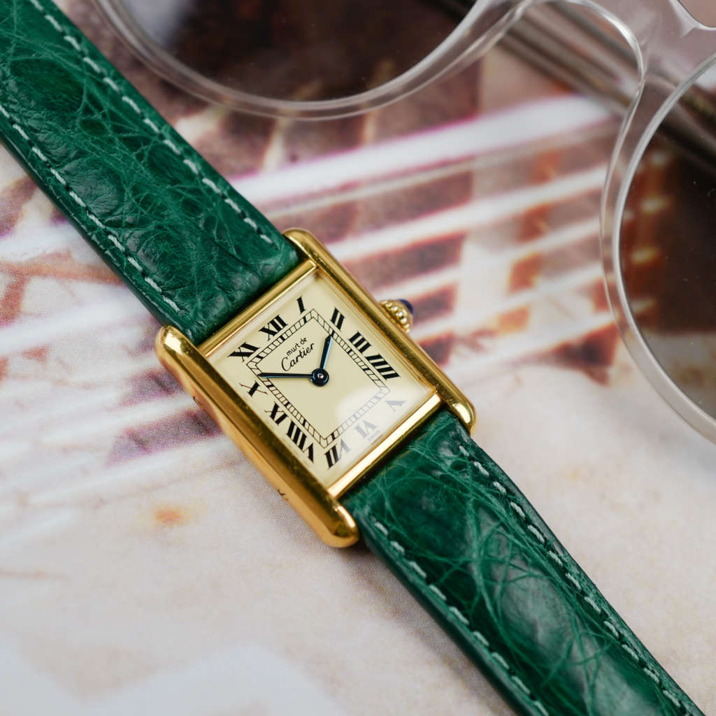 cafe noir montres horloger marseille cartier tank must mécanique pour femme vermeil petit modèle or chiffres romains bracelet vert