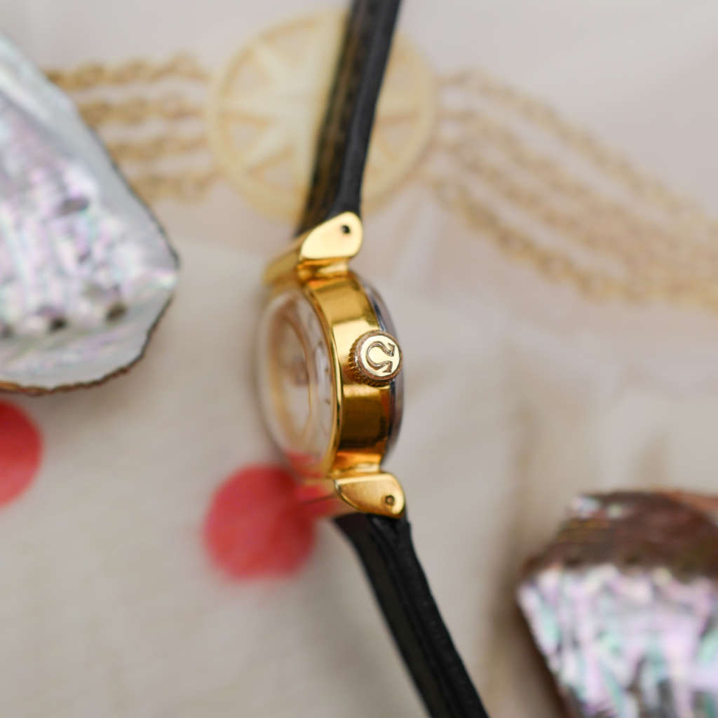 cafe-noir-montres-horloger-marseille-omega-mini-doree-mecanique-1960_1 cafe-noir-montres-horloger-marseille-omega-mini-doree-mecanique-1960