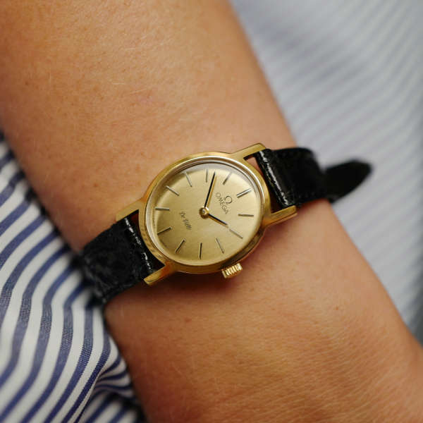cafe-noir-montres-horloger-marseille-omega-mini-ellipse-doree-mecanique-1989