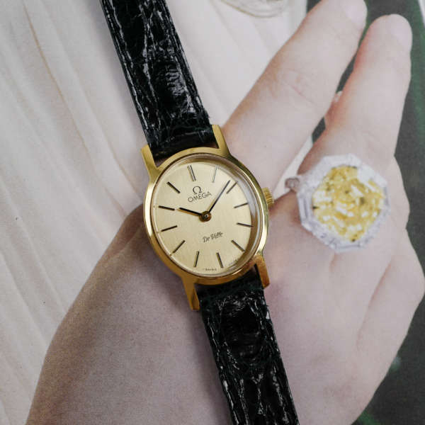 cafe-noir-montres-horloger-marseille-omega-mini-ellipse-doree-mecanique-1989